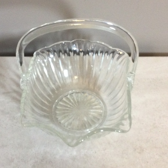 Elegant Clear Crystal Glass Basket - Picture 4 of 8
